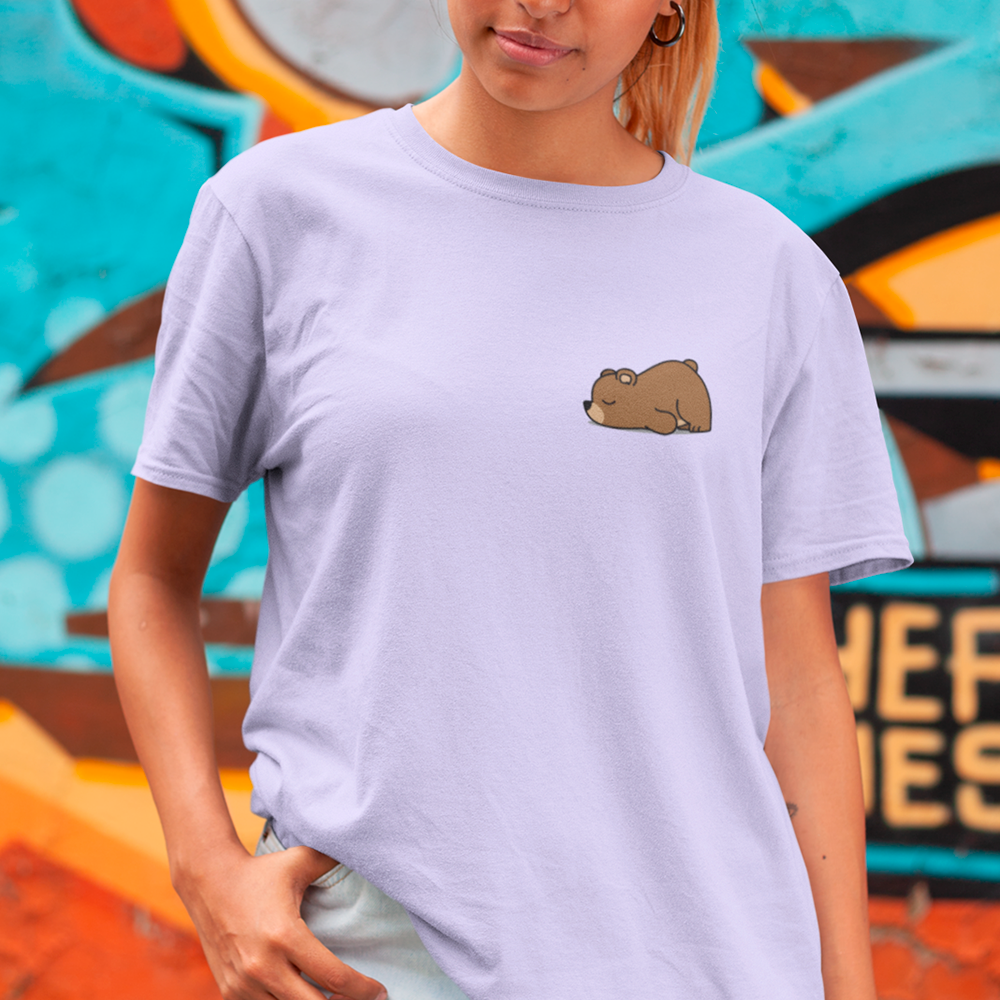 camiseta básica Lilás com estampa de urso dormindo 