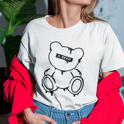 camiseta básica branca com estampa de urso fofo 