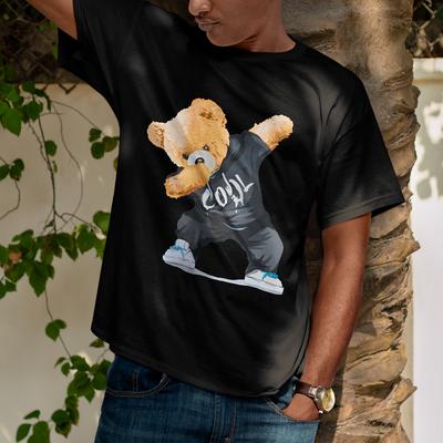 camiseta básica preta estampa urso dab