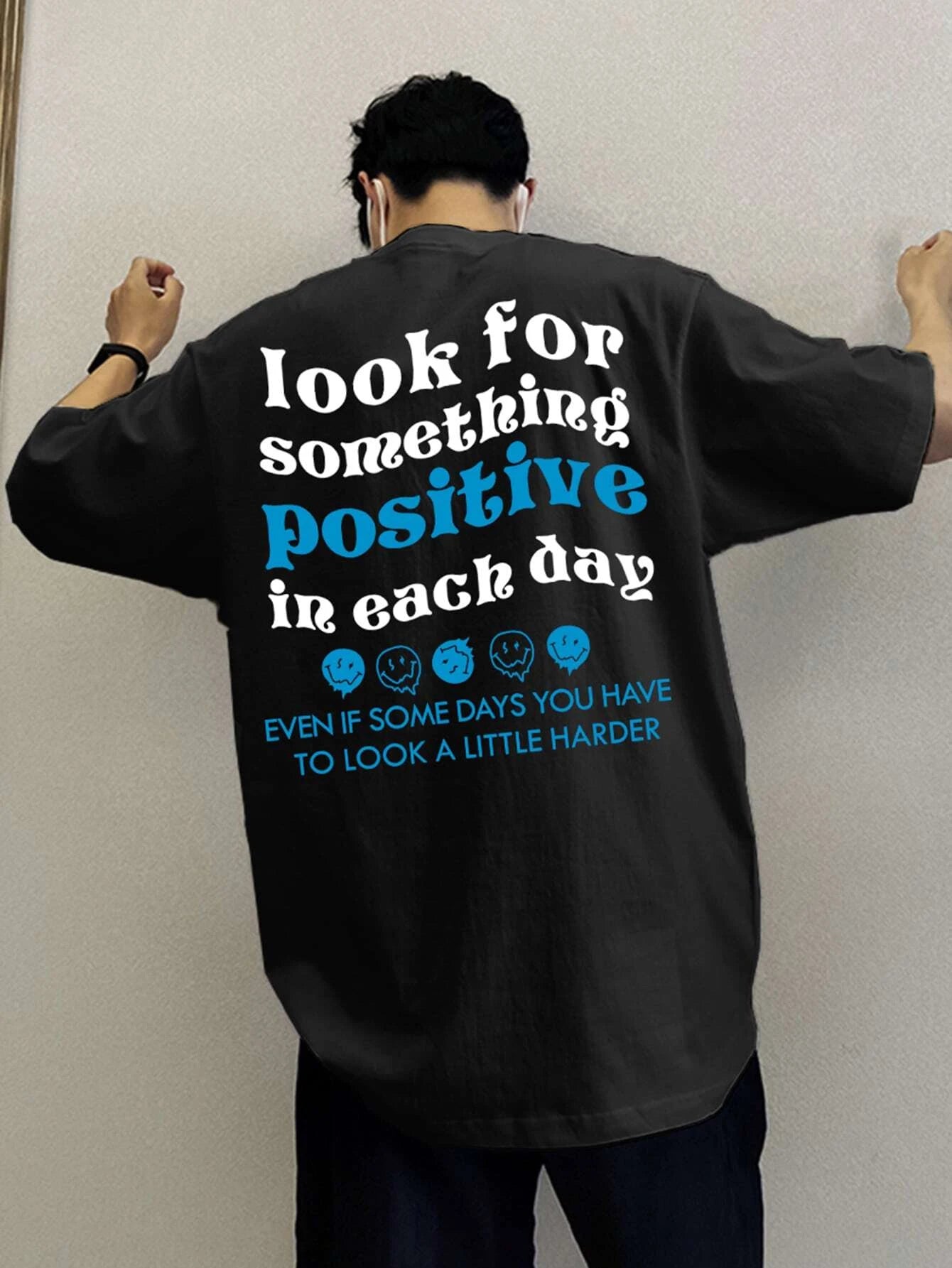 Camiseta Básica Unissex Look For Something Positive