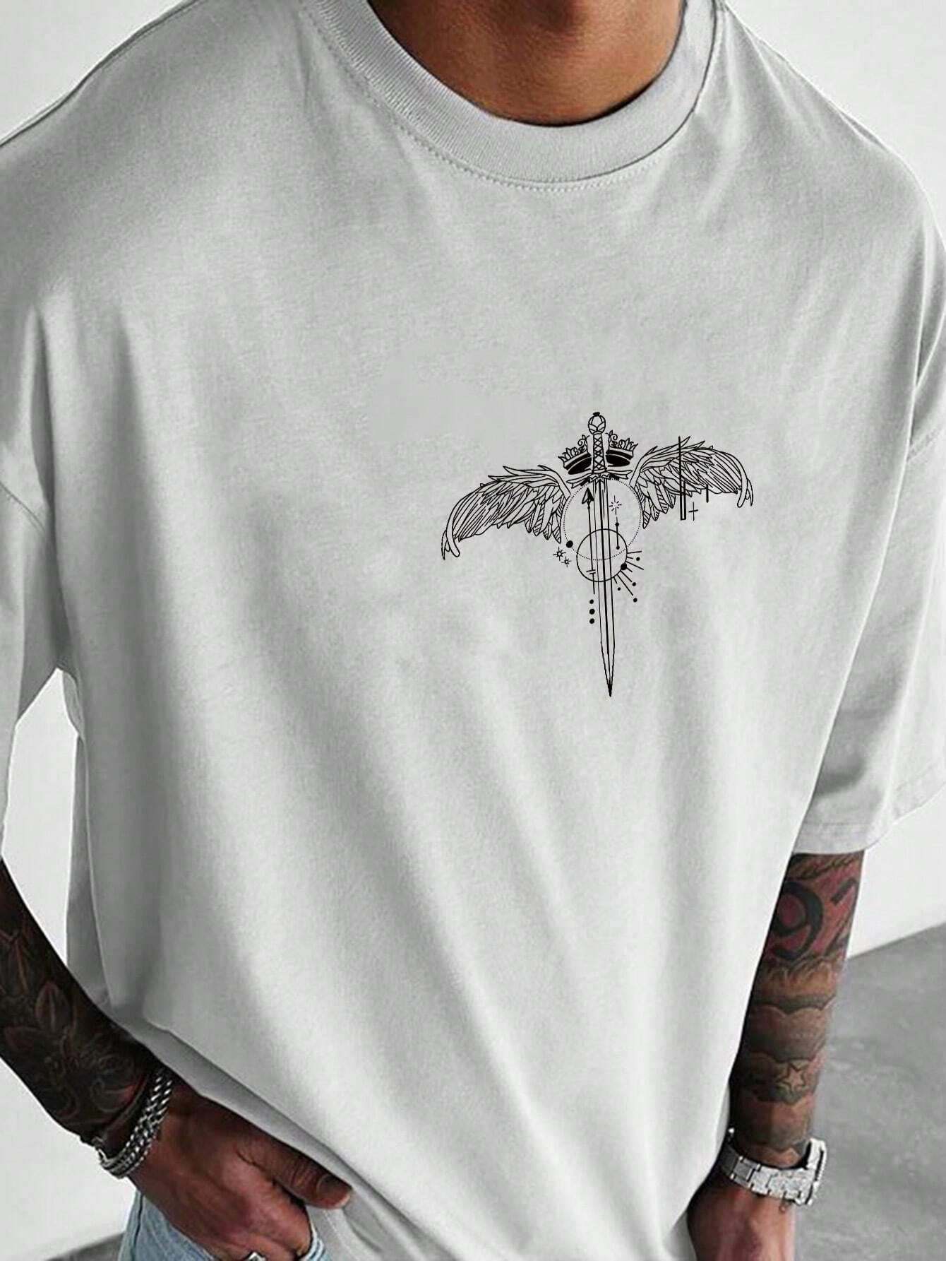 Camiseta Básica Unissex Angel Wings Sword