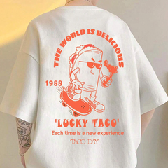 Camiseta Básica The World Is Delicious Lucky Taco