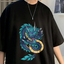 Camiseta streetwear básica preto com estampa de dragão japones azul colorido