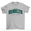 Camiseta feminina cinza com estampa brooklyn 1898