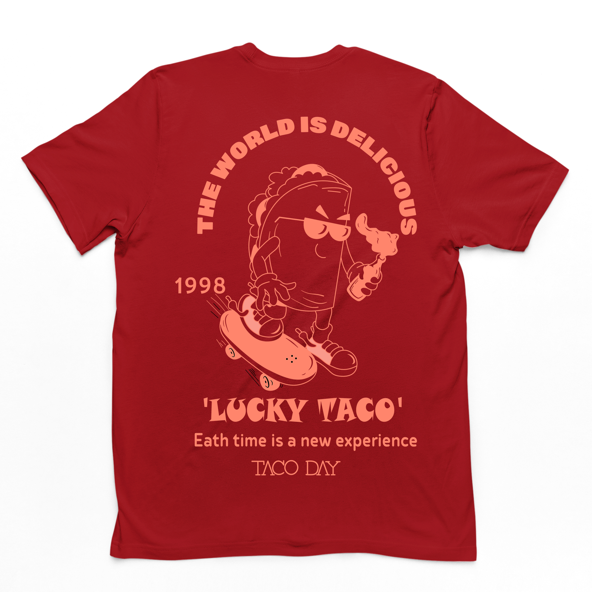 Camiseta Básica Unissex com Estampa Taco Andando De Skate- Vermelho