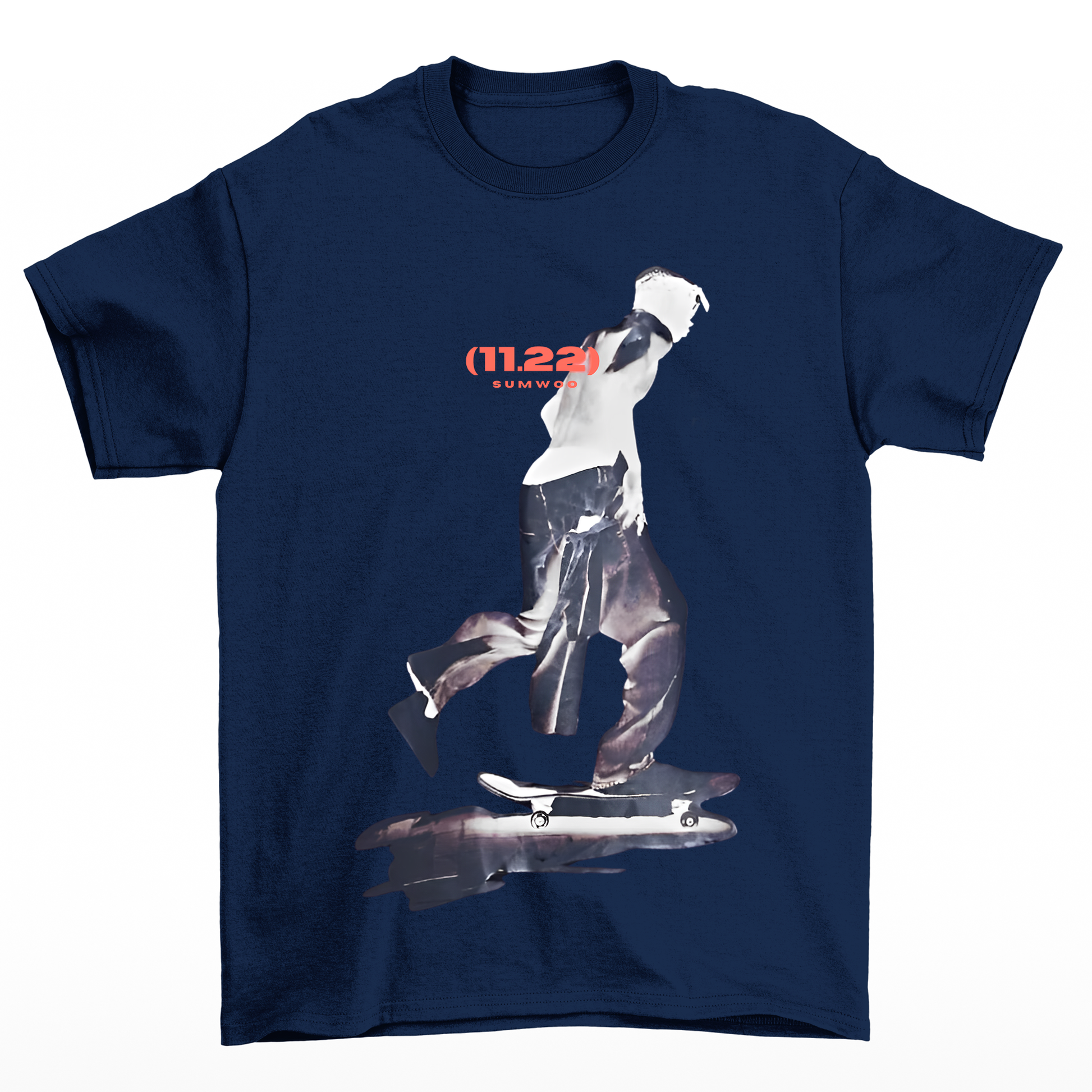 Camiseta Básica Unissex Com Estampa Homem Andando De Skate- Azul- marinho