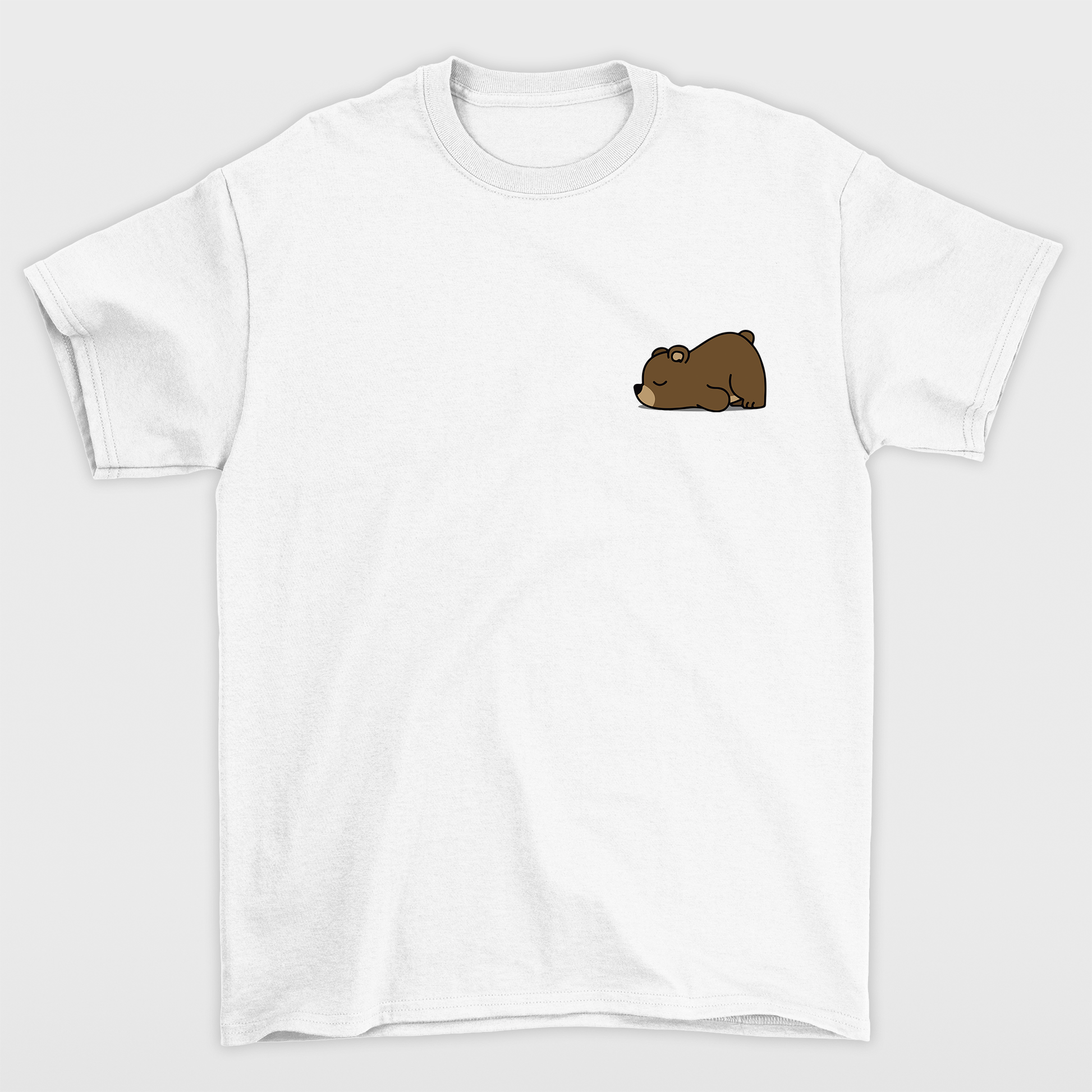 camiseta básica branca com estampa de urso dormindo 