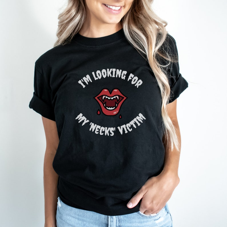 Camiseta Com Estampa Dentes De Vampiro