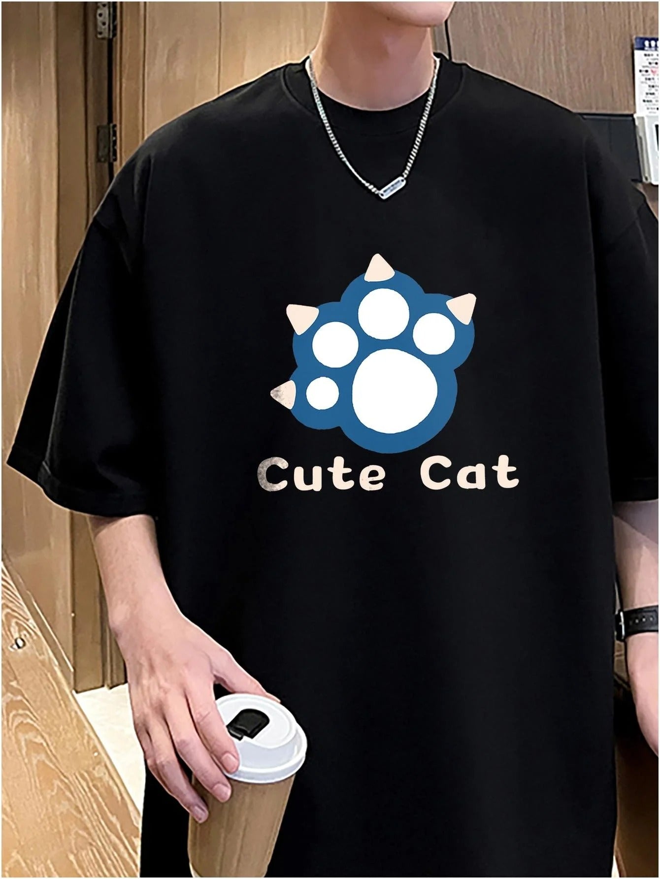 Camiseta Básica Unissex Com Estampa Pata De Gatinho