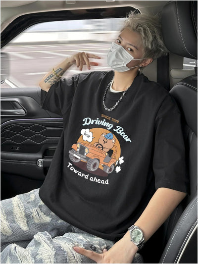 Camiseta Básica Unissex Com Estampa Ursinho Dirigindo Carro