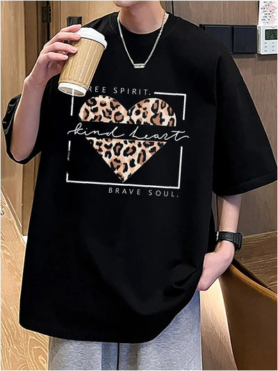 Camiseta Básica Unissex Com Estampa Coração Leopardo 