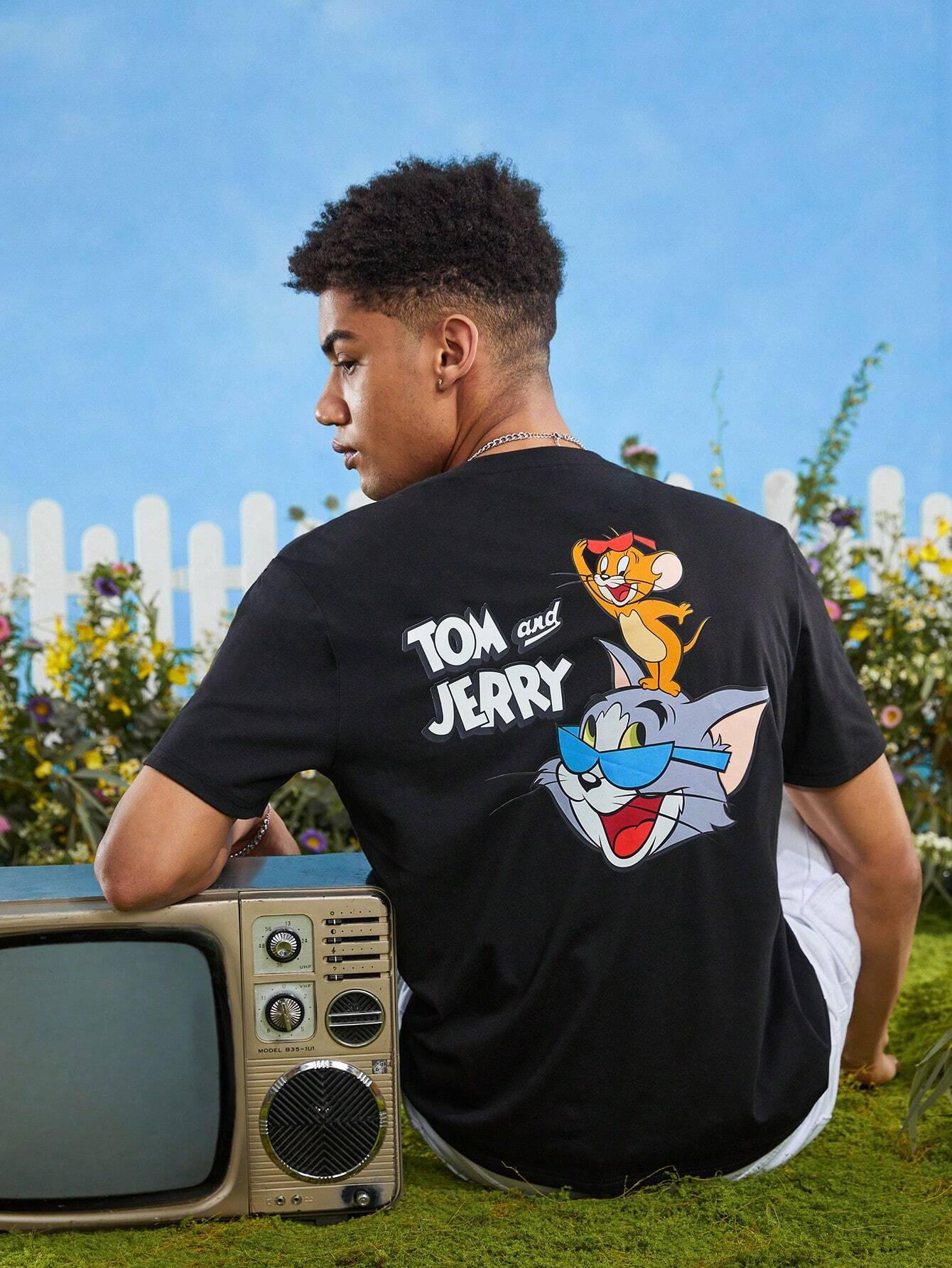 Camiseta Básica Unissex Com Estampa Tom E Jerry Desenho