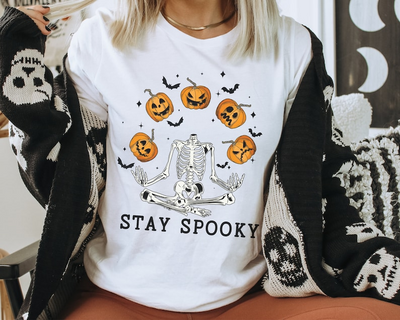 Camiseta Básica Halloween Stay Spooky
