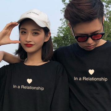 Camiseta Básica Casal In A Relationship Em Um Relacionamento