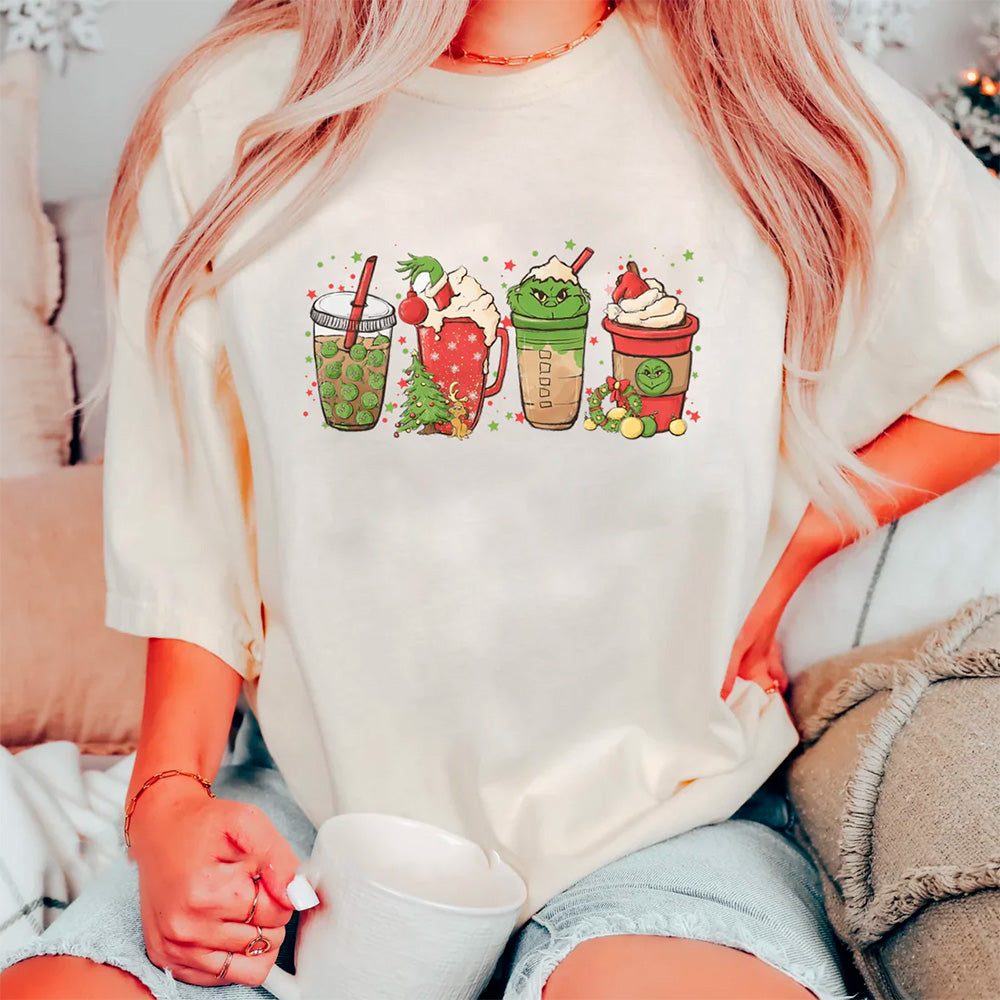 Camiseta Feminina Grinch Drinks Christmas