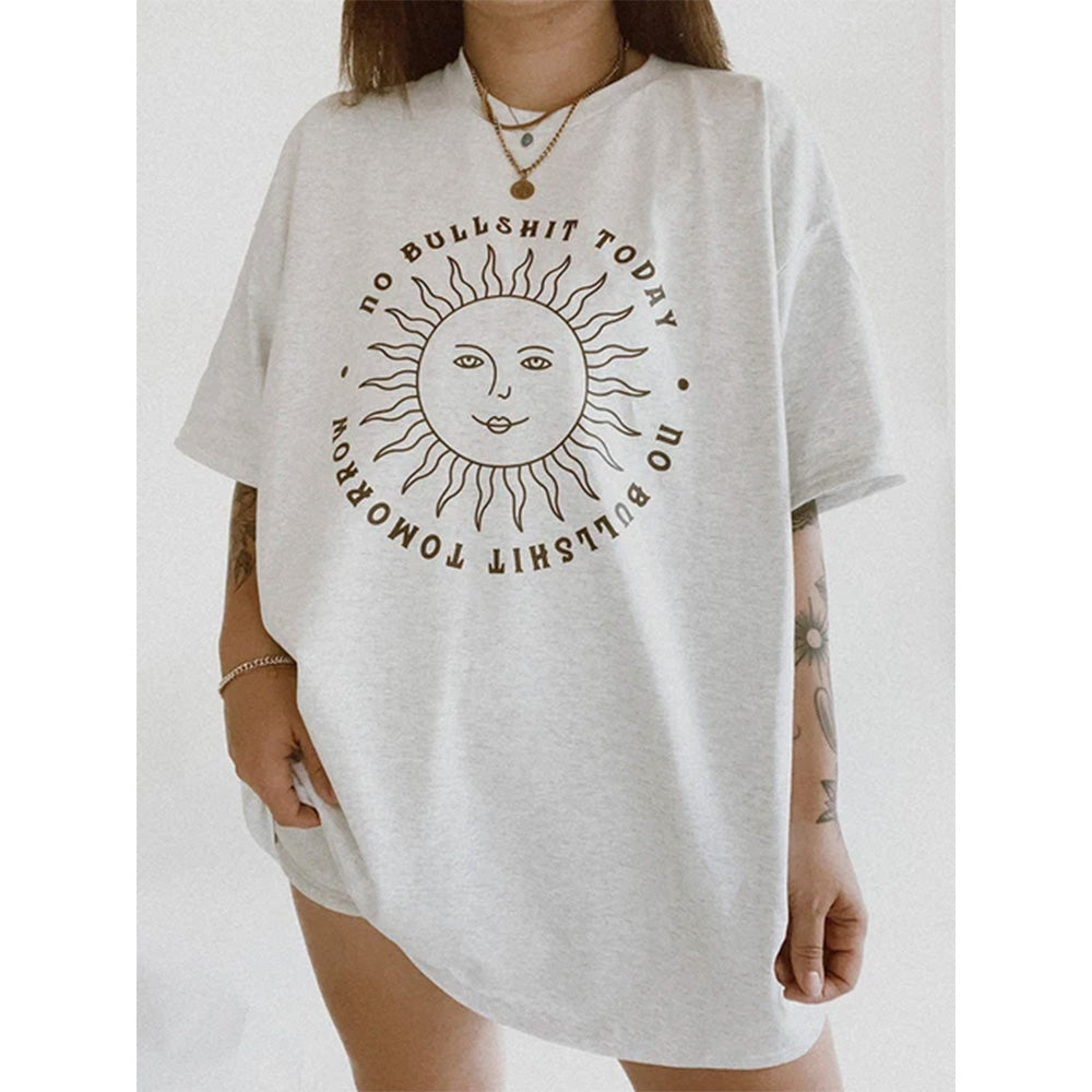 Camiseta Básica feminina Com Estampa Sol rosto De Mulher