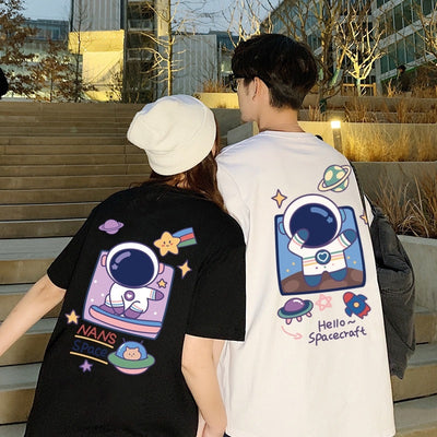 Camiseta básica Com Estampa Astronauta Pose